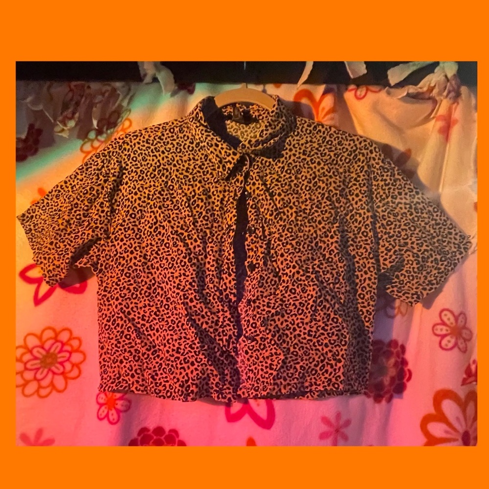 FOREVER 21 BUTTON DOWN